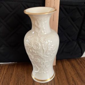 Mint condition Lenox vase